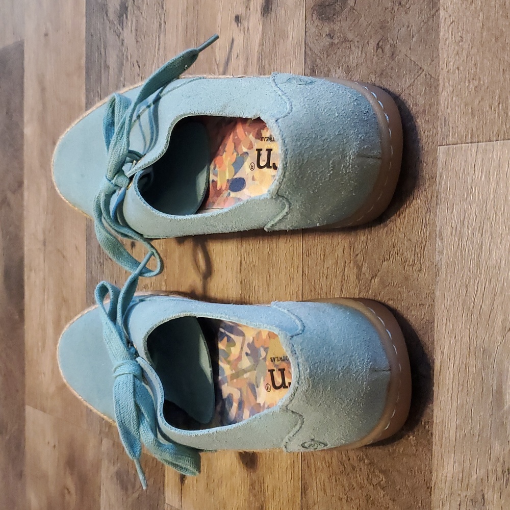 Born Women's Teal Suede Flats - Picture 4 of 8